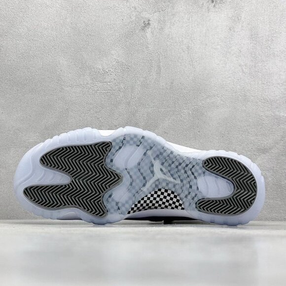Air Jordan 11 Retro "Cool Greys" - GS 4.5Y (Women US 6) - Picture 4 of 9